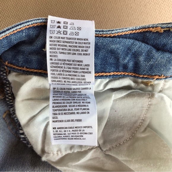 American Eagle Outfitters Ripped & Patched Denim Super Stretch Jegging 4 Short - Picture 12 of 16